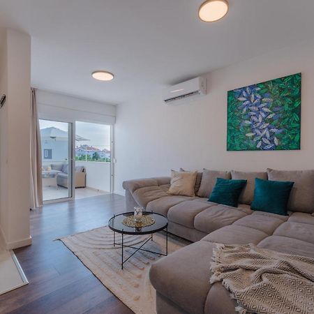 Apartment Glamorous Getaway Zara Esterno foto