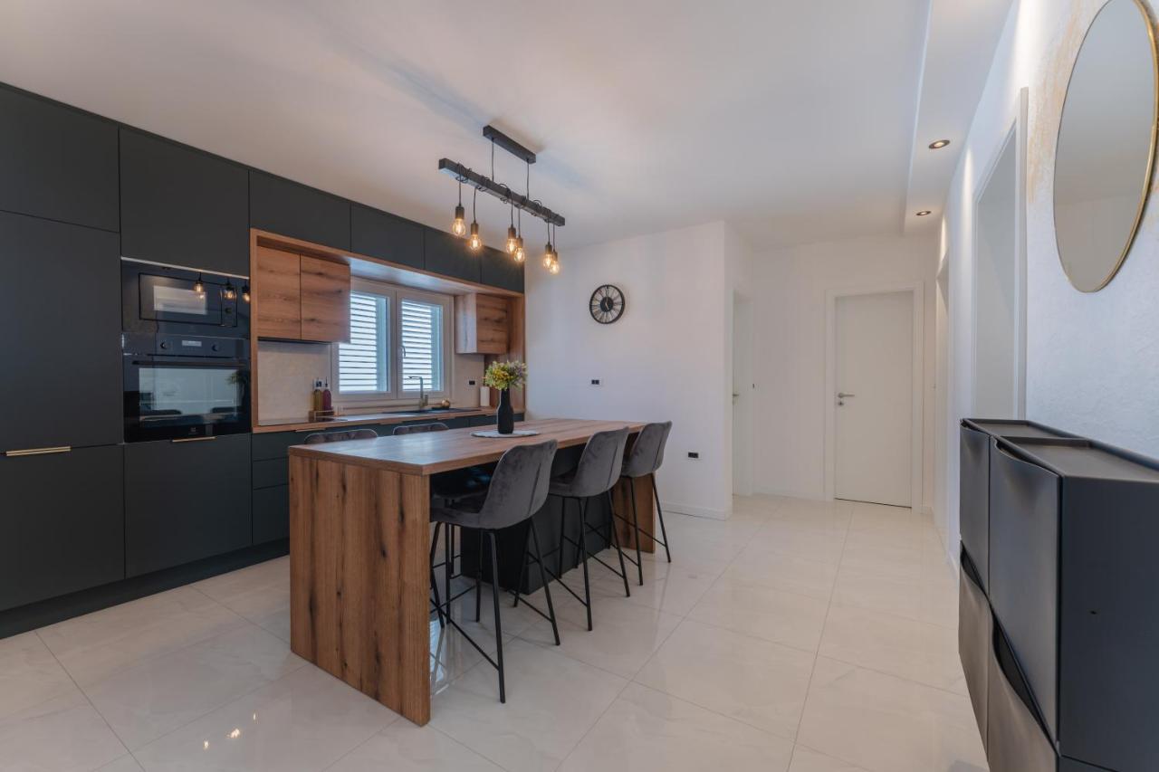 Apartment Glamorous Getaway Zara Esterno foto