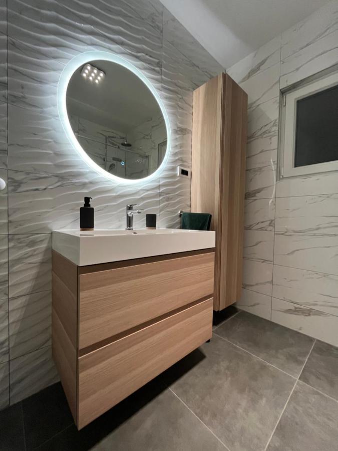 Apartment Glamorous Getaway Zara Esterno foto