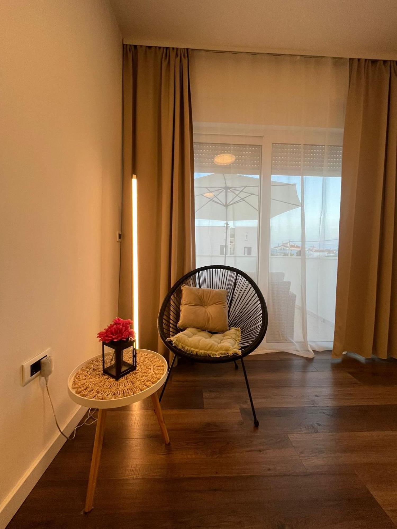 Apartment Glamorous Getaway Zara Esterno foto